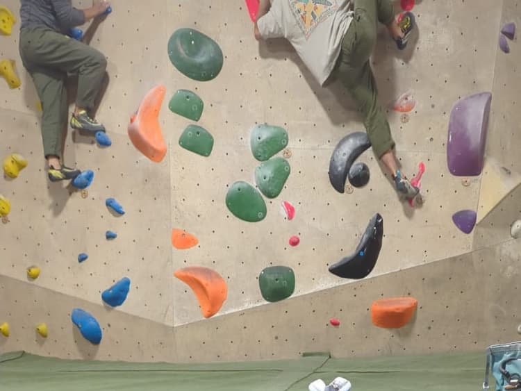 Bouldering Social - Aldgate CB